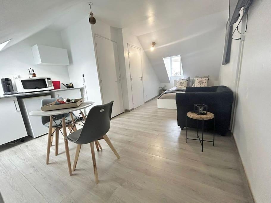 Appt 3 A Deux Pas De La Gare D'Amiens Apartment Exterior photo